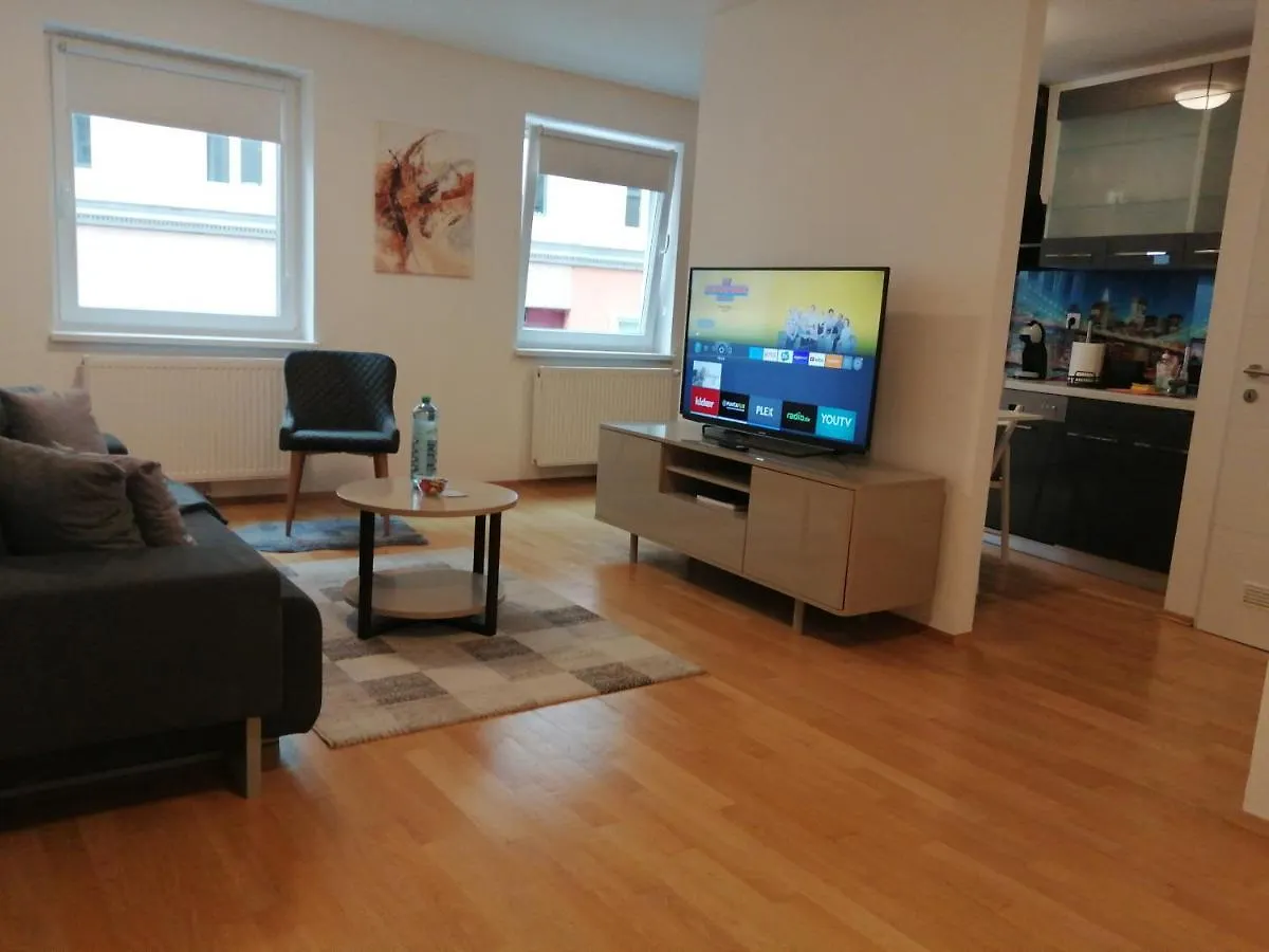 Apartment Tesla فيينا 0*,  النمسا
