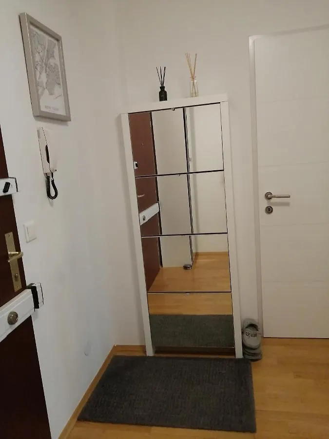 Apartment Tesla Wien 0*,