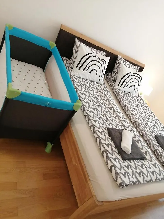 Apartment Tesla Wien 0*,